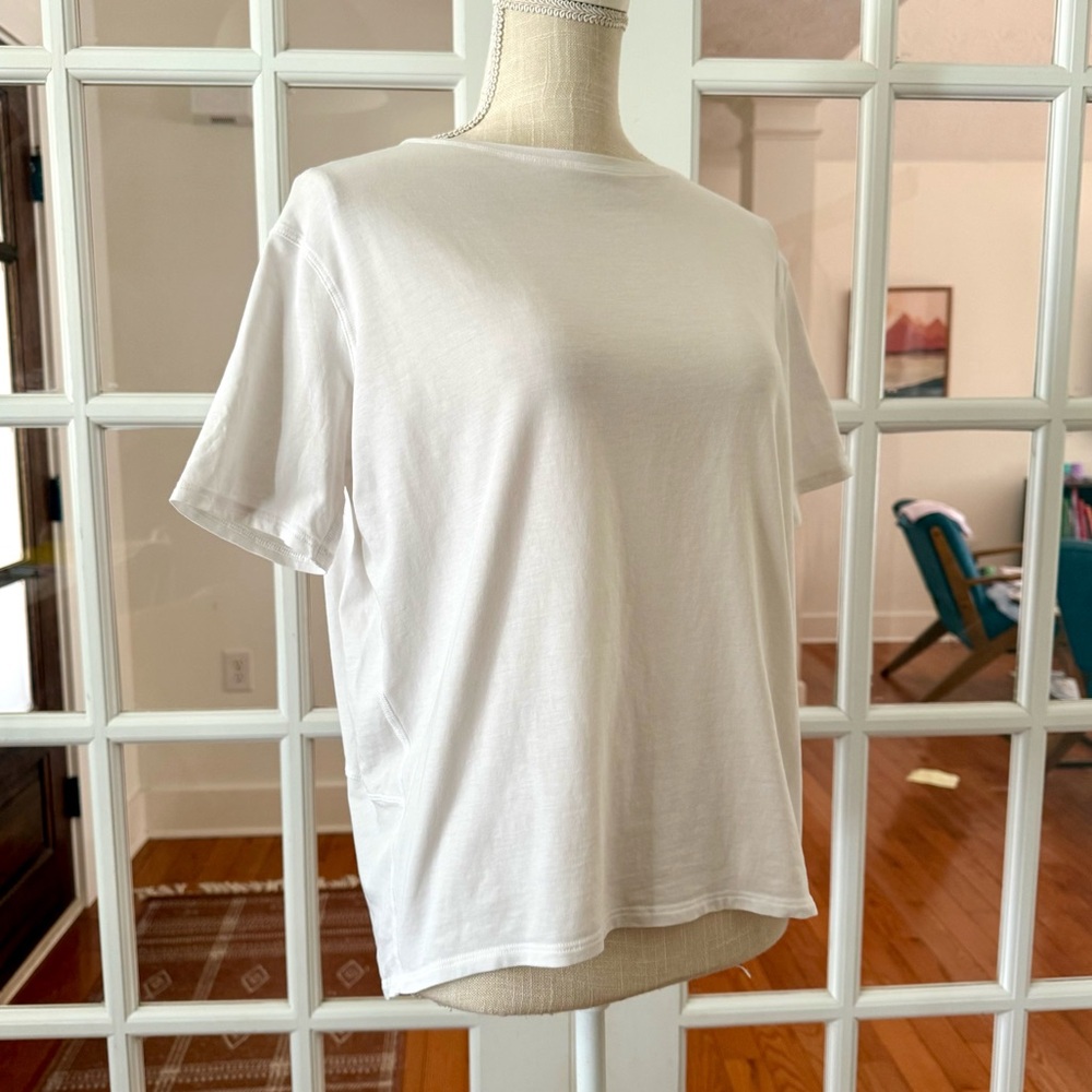 Lululemon Back in Action Short Sleeve Tee - Picture 3 of 9